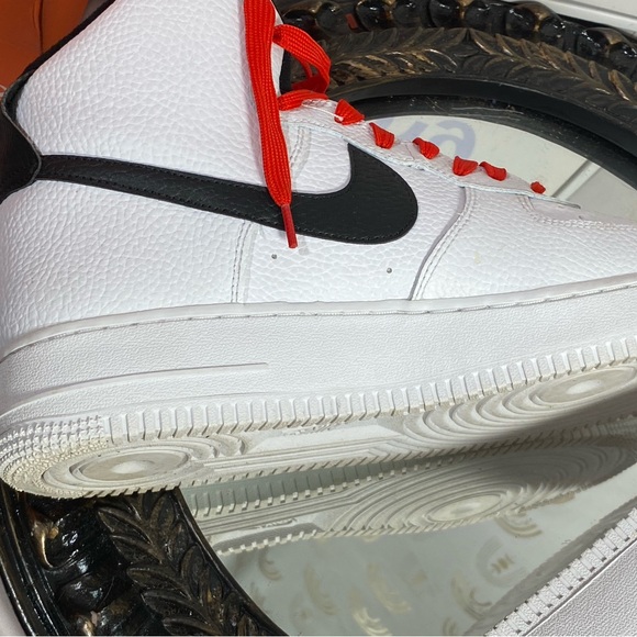 Athletic_Shoes
